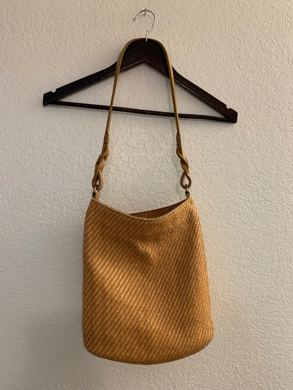 Fossil Vintage 75082 Straw Basketweave Crossbody Bag Tan Woven Boho Purse